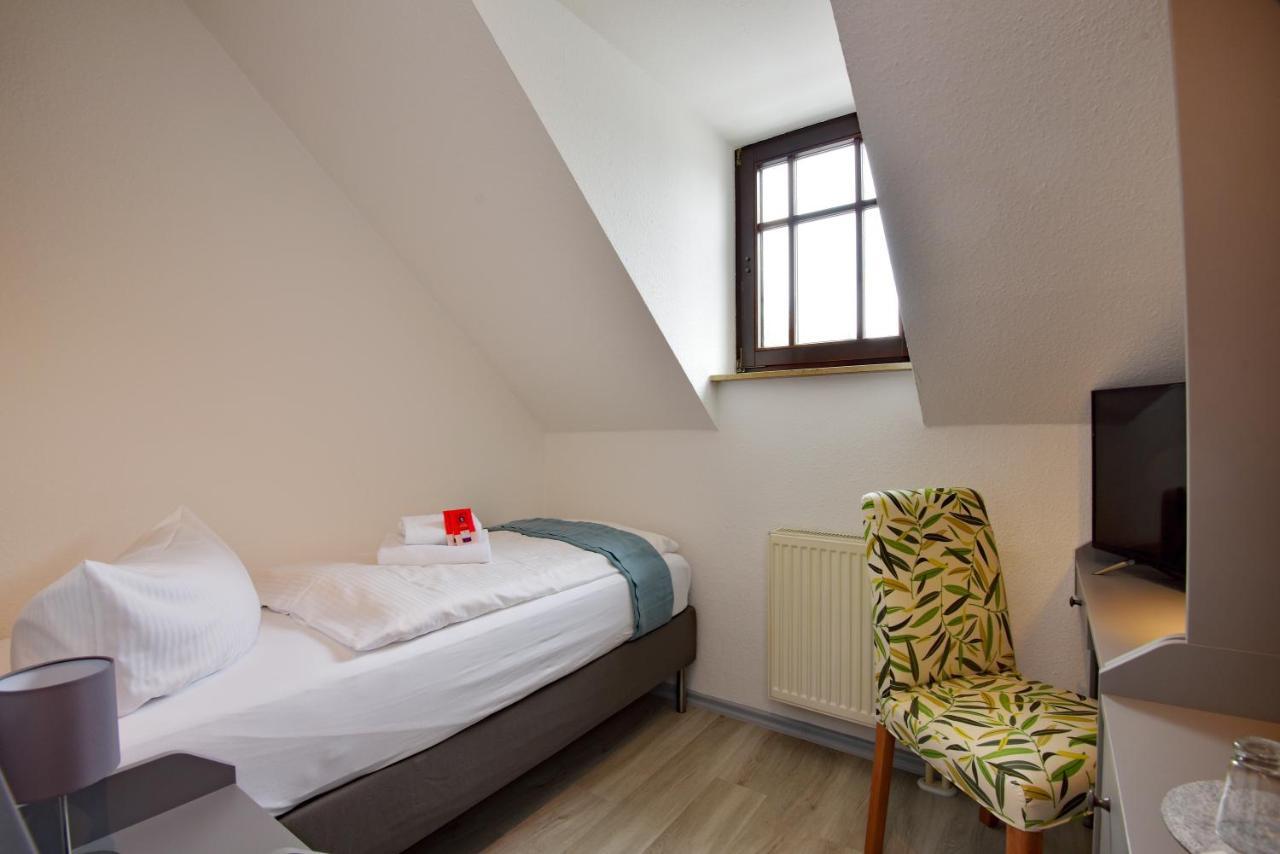Hotel Der Distelhof Mit Scheunencafe Dillstadt